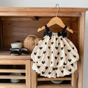 2023 Yaz Bebek Kız 2 ADET Giyim Seti Kolsuz Düğüm Yay Sling Üst Katı Pamuk Aşk Baskılı Şort Takım Elbise Toddler Kız Kıyafetler