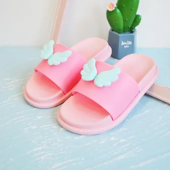 2021 Yaz Yeni çocuk Sandalet Sevimli Karikatür Küçük Kanatları çocuk Terlik Stokta Rahat Yumuşak tabanlı Kızlar Ayakkabı YNN