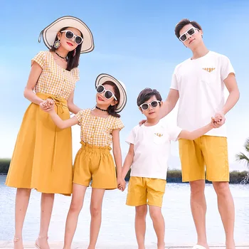 Eşleşen Aile Kıyafetleri Yaz Anne Kızı Elbise Baba Oğul Pamuklu tişört + Şort Tatil Sahil Plaj Çiftler Eşleşen Giyim