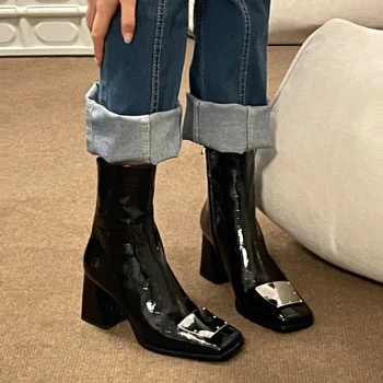 Metal Toka Kare Ayak Tıknaz Topuk Chelsea Çizmeler Yüksek Topuk Patent Deri Siyah Ayak Bileği Botines Yan Zip Orta Tekneler Kadın Ayakkabı