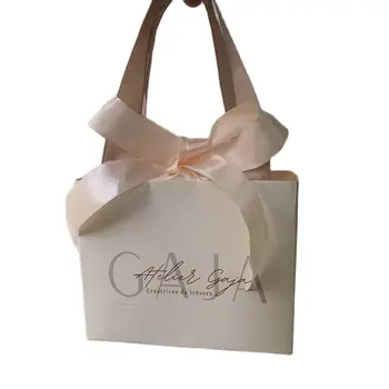 500 Adet/Çok Lüks Şerit Kolu Butik Alışveriş Ambalaj Özelleştirilmiş Baskılı Dahili Tote Kağıt hediye keseleri Logo İle