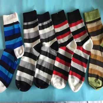 Sonbahar Kış Pamuk Yastıklı Rahat Sıcak Şerit Adam Yüksek Ekip Unisex komik çoraplar 5 çift / grup