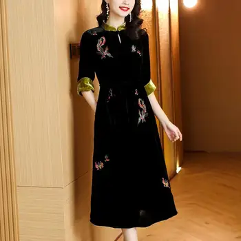 Siyah İşlemeli Kadife Elbise kadın Moda Stand-up Yaka Ekleme Zayıflama Orta uzunlukta Elbise Kore Ofis kadın elbiseleri