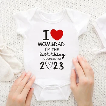 Seviyorum Anne ve Baba Sevimli Erkek Bebek Kız Giysileri 2023 En İyi Şey Bebek Onesie Moda Pamuk Yaz Yenidoğan Bodysuits ve Tek parça
